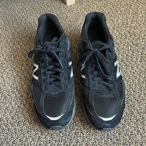 Used men’s New Balance 990v5 size 11.5.